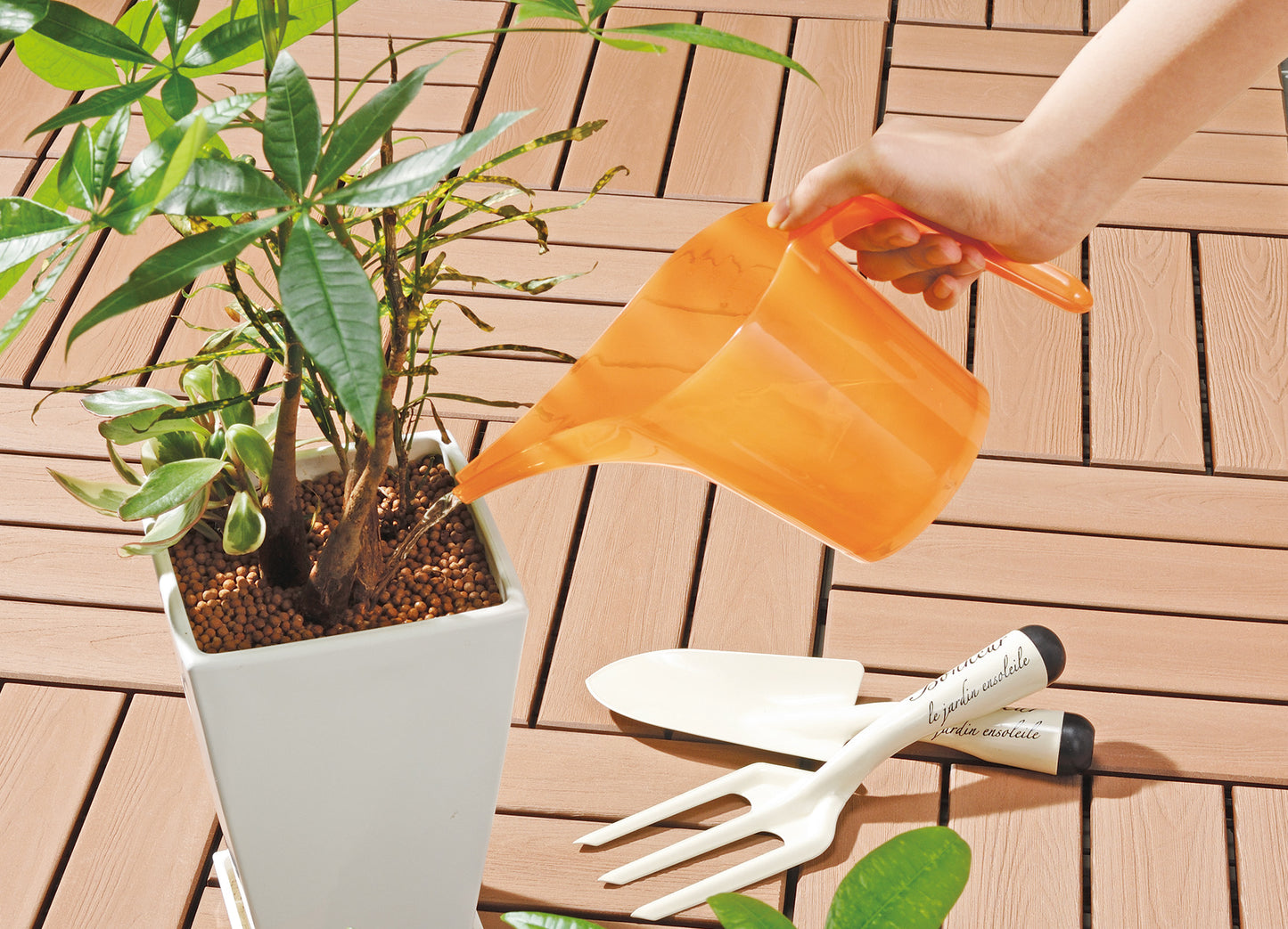 Plastic watering pot or