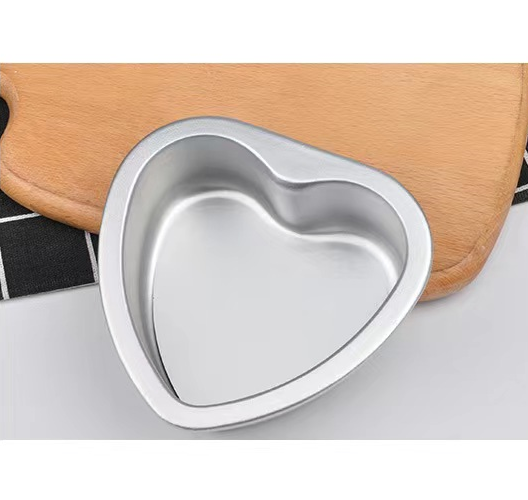 6" Aluminum heart-shaped movable bottom mold