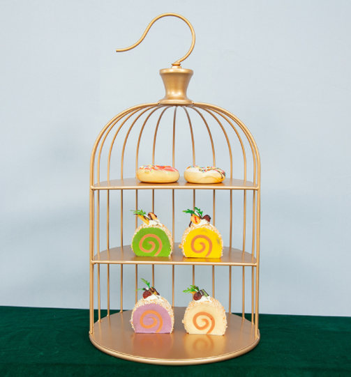 Dessert table decoration, birdcage gold trumpet